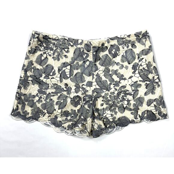 Tory Burch Pants - Tory Burch Gray & Cream Leaf guipure Lace Size 8 kammy shorts Cotton Lined